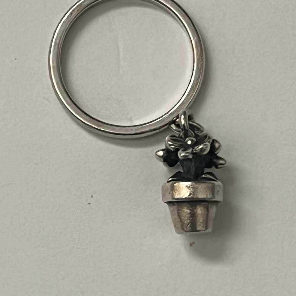 MEAN GREEN!!! James Avery retired green thumb dangle ring